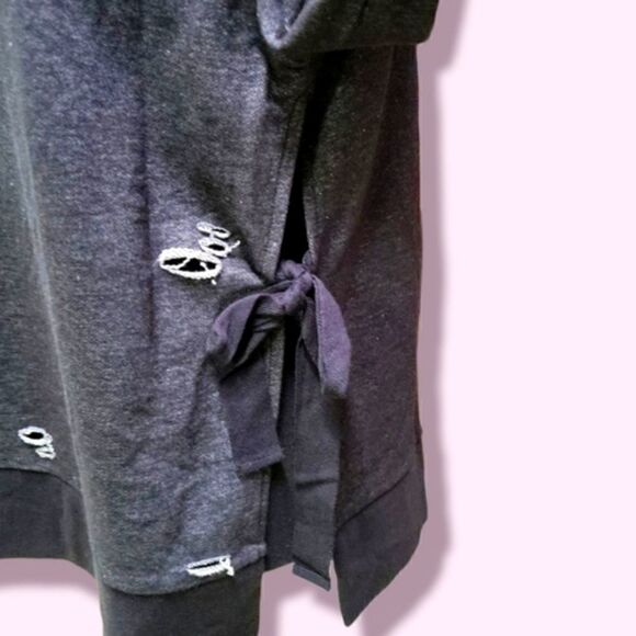 ROMEO + juliet | distressed black sweatshirt | various sizes - Picture 6 of 11